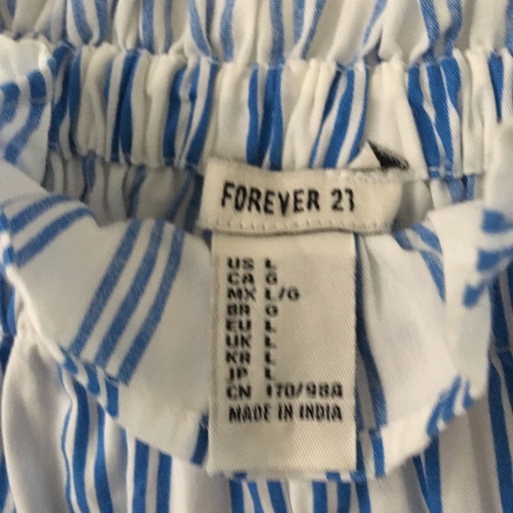 Pinstripe Croptop - Picture 2 of 3